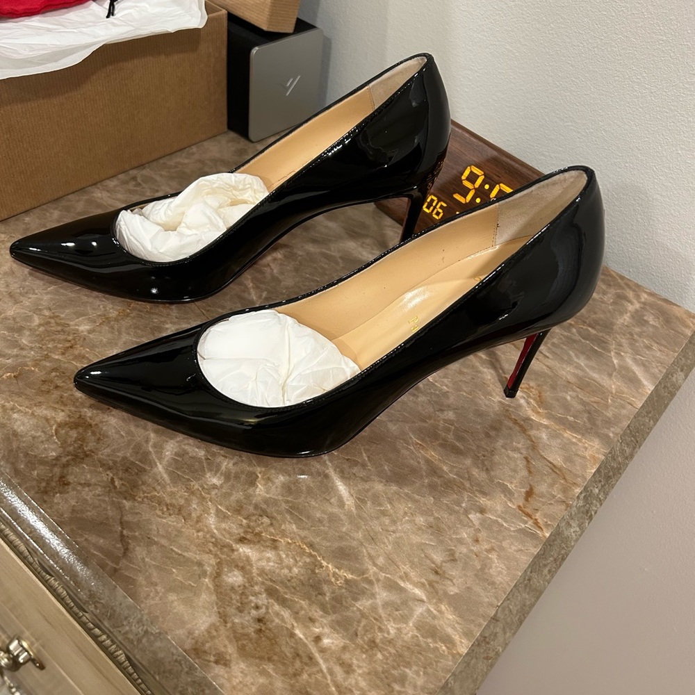 Christian Louboutin black patent leather kate pump